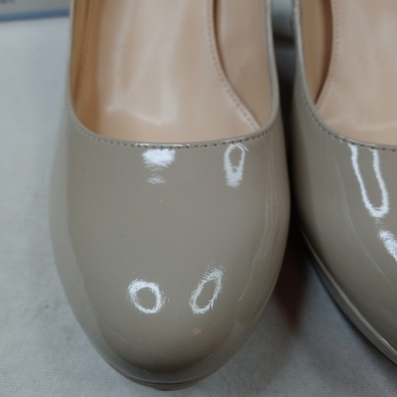 Marc Fisher 'MFsydney2' Pump Nude Patent Leather p - Picture 4 of 12